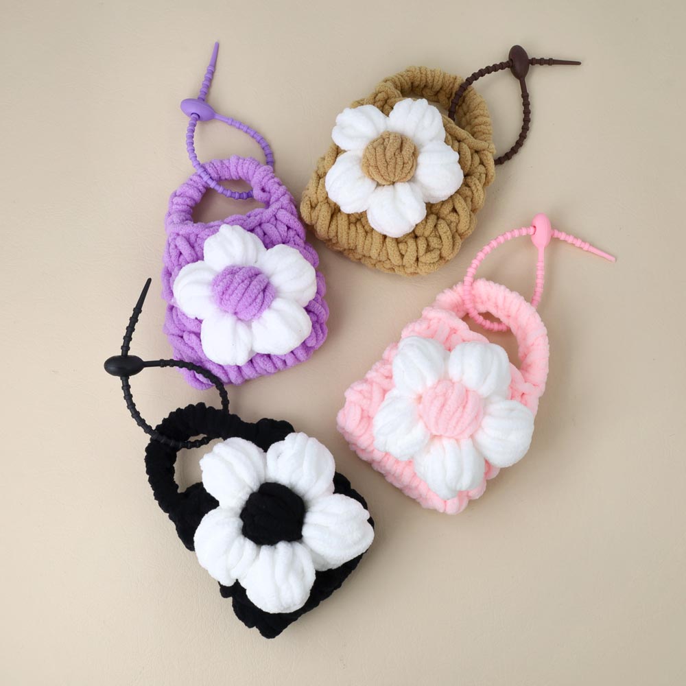Flower Detail Basket Keyring - osewaya