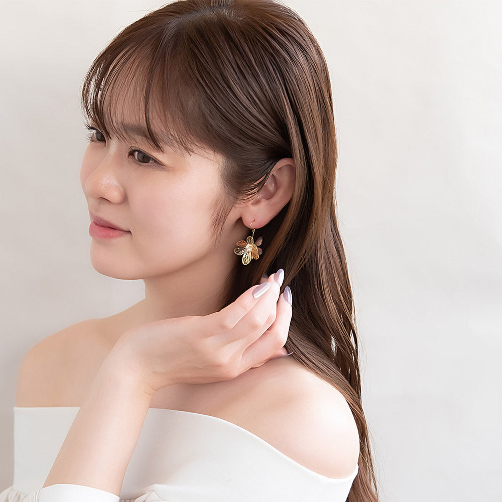 Double Contrast Flower Earrings