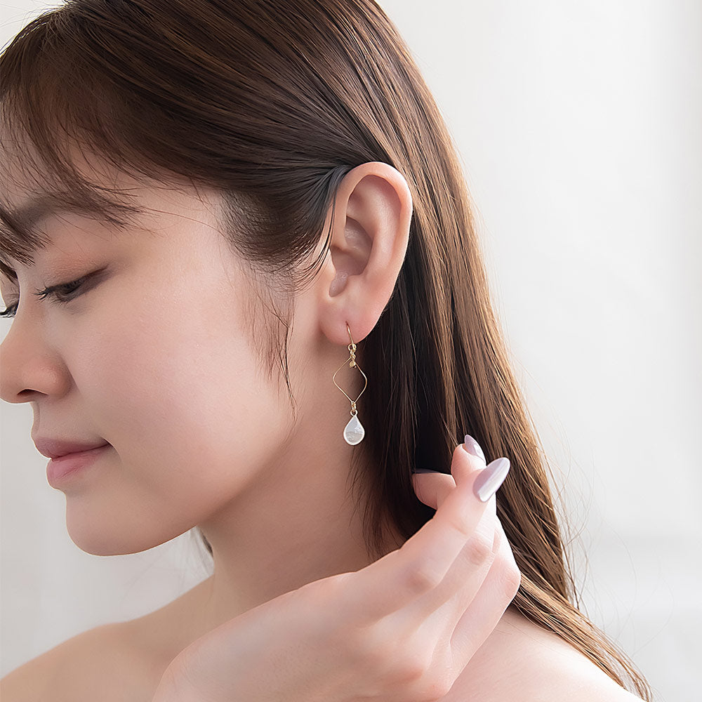 Rhombus Pale Waterdrop Earrings