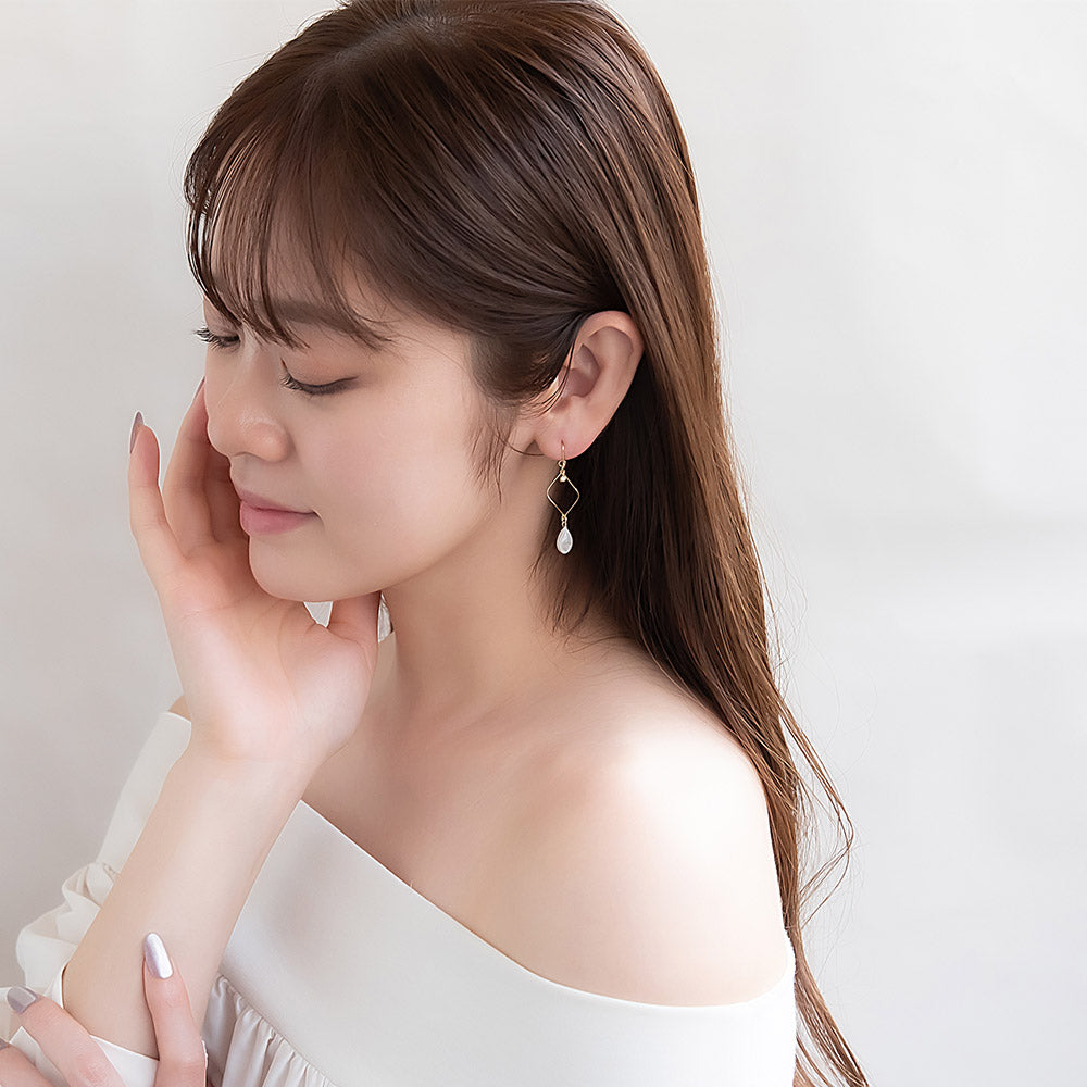 Rhombus Pale Waterdrop Earrings