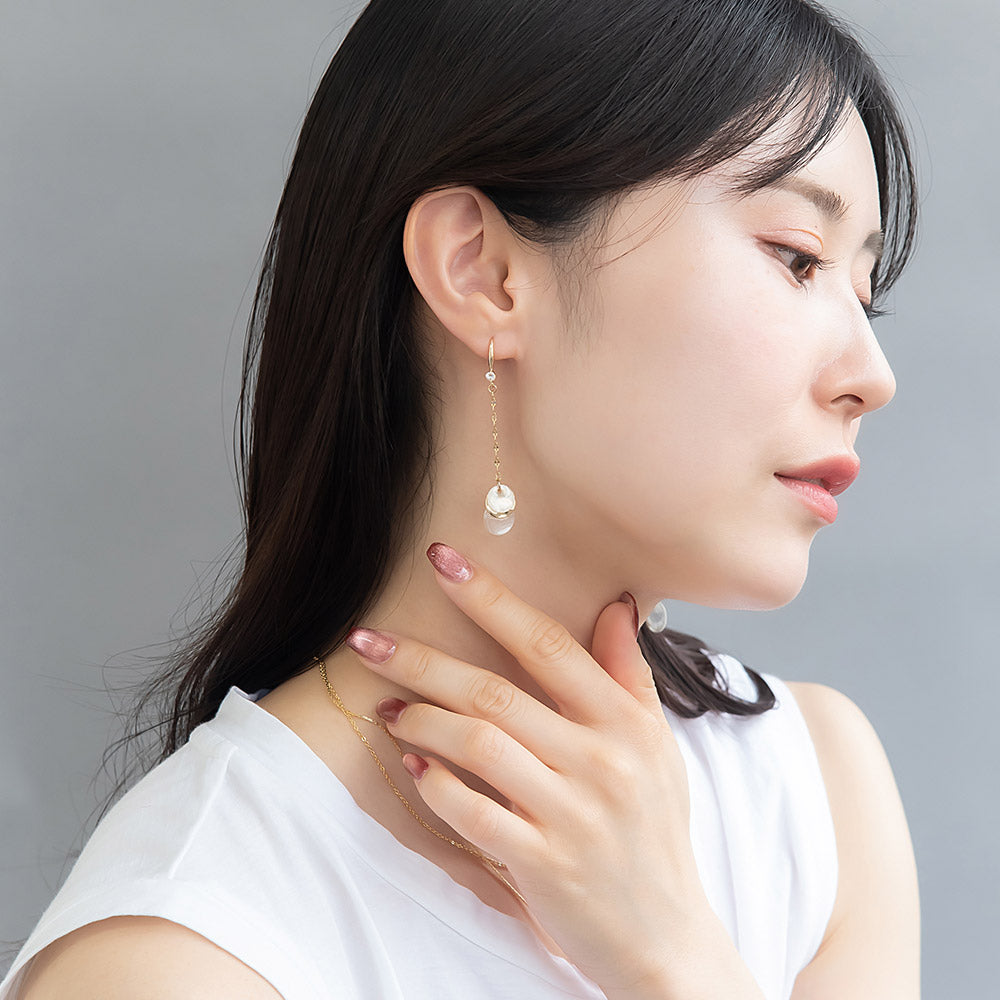 Shell and Metal Mixed Circle Drop Earrings