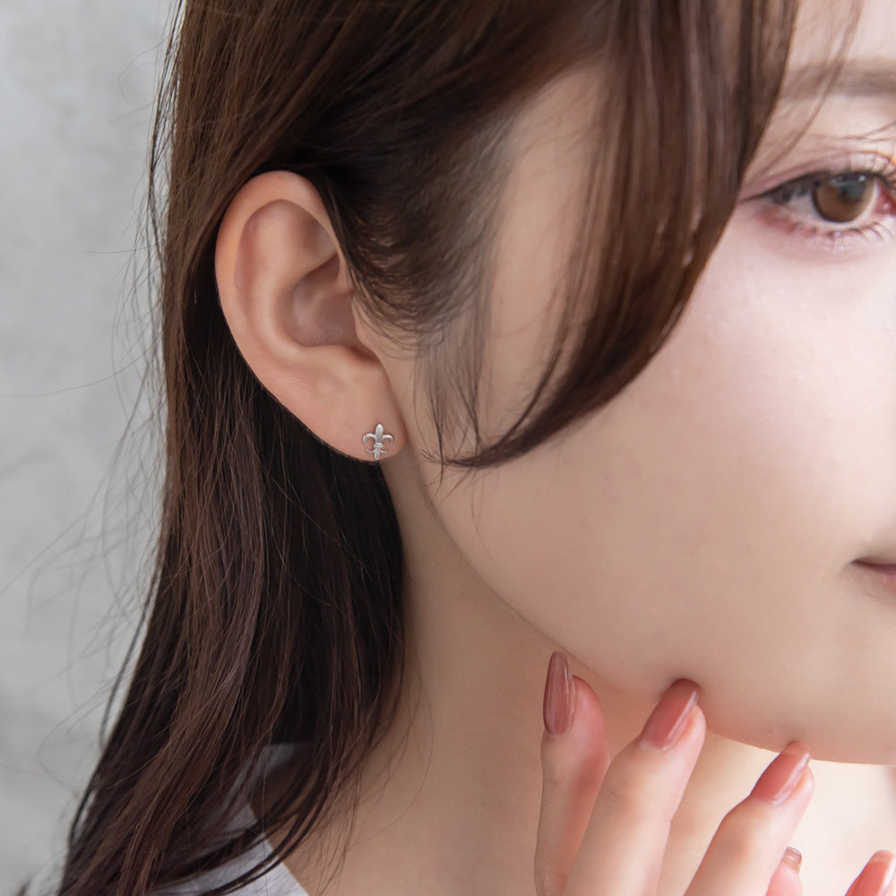 925 Silver Mini Lily Studs