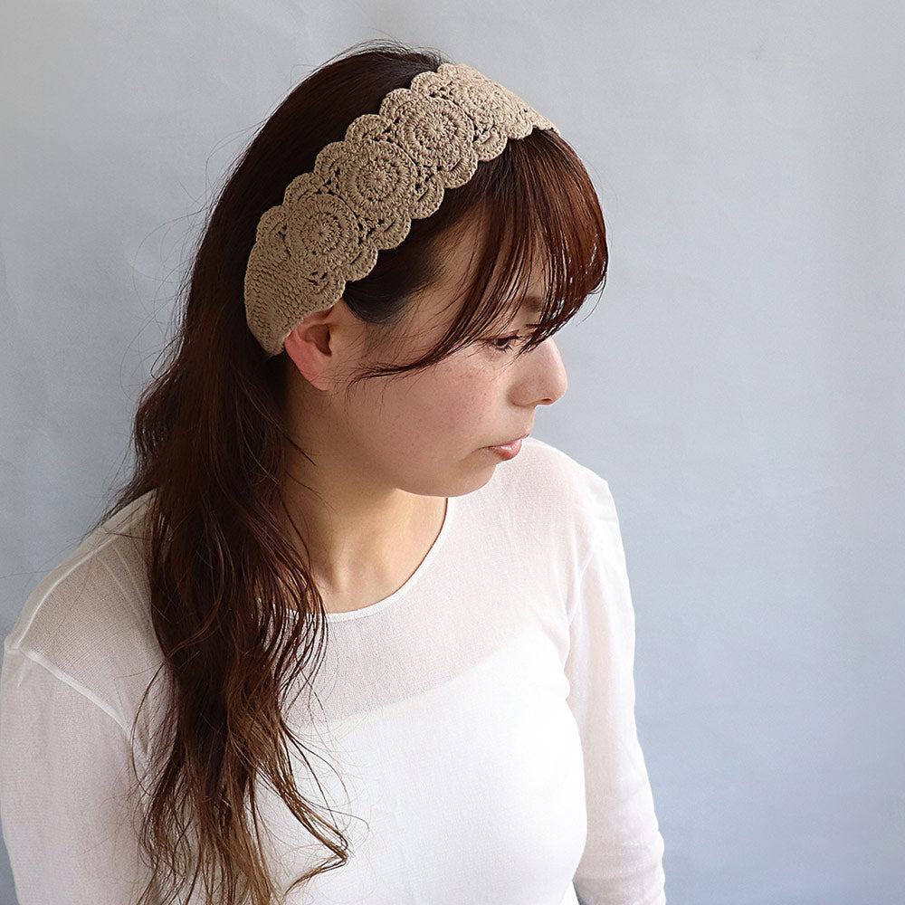 Neutral Crochet Scallop Headband - osewaya