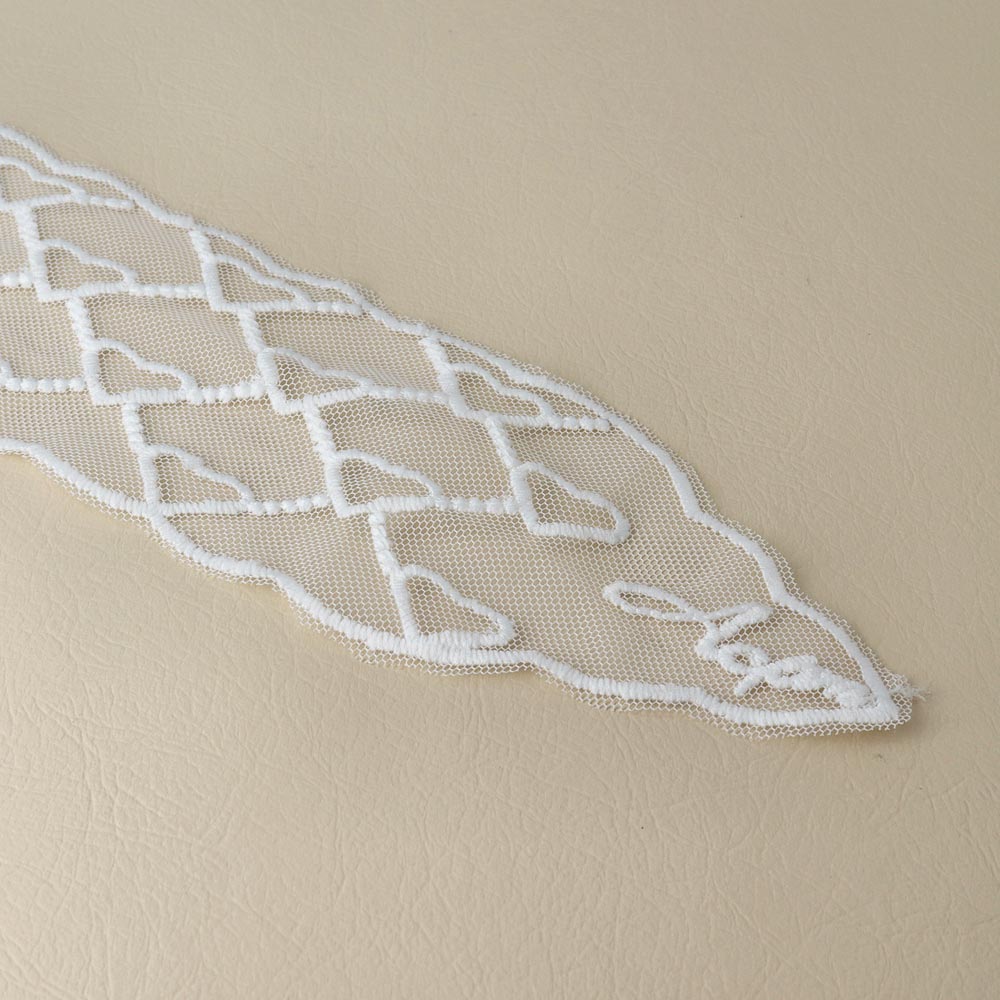 Heart Pattern Lace Skinny Scarf