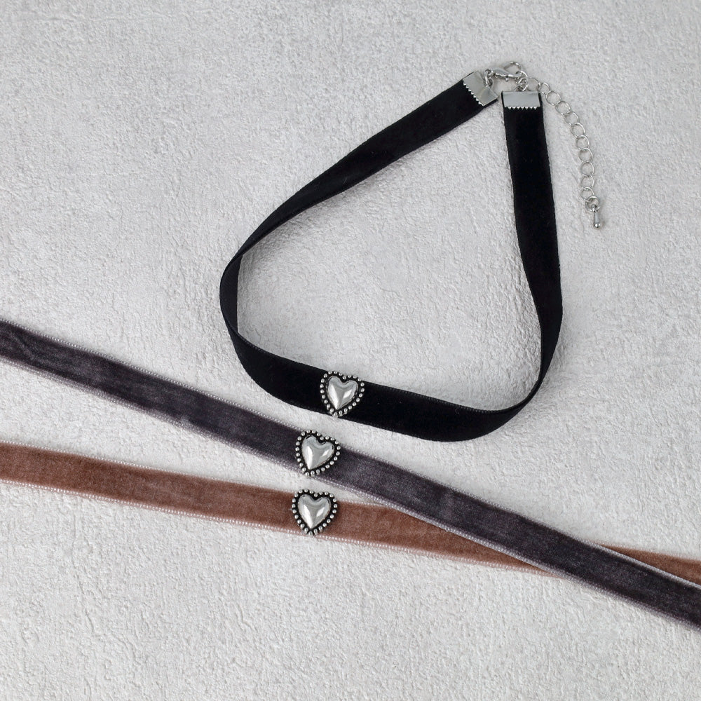 Studded Heart Velour Choker Necklace - osewaya