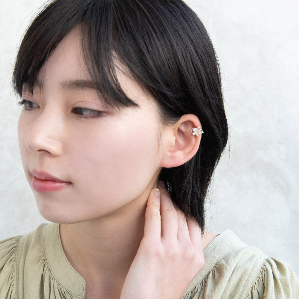 Bicolor Sakura Ear Cuff