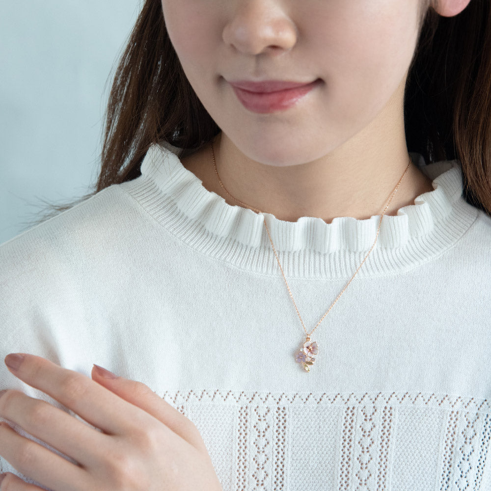 Floral Pendant Necklace