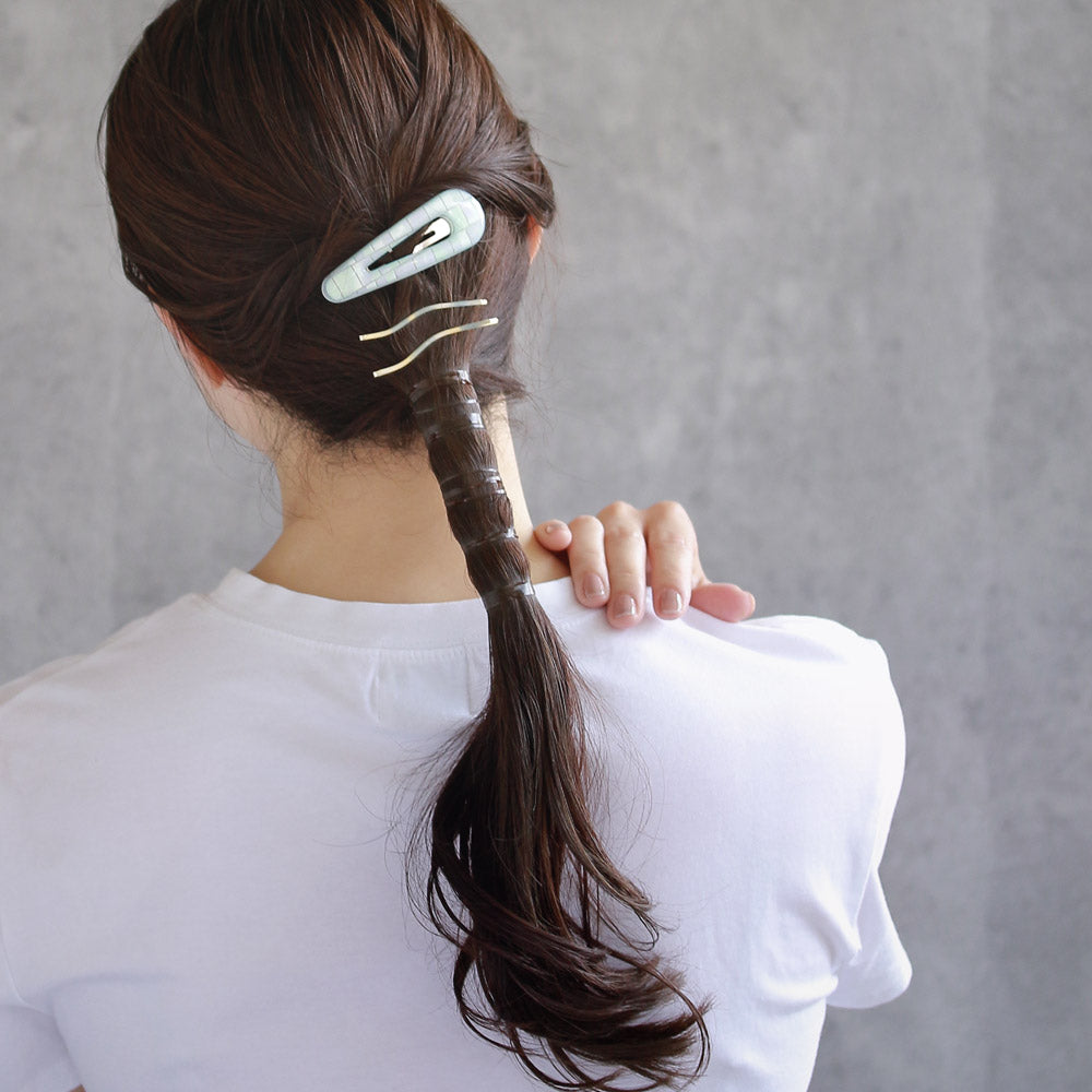 Textured Snap Clip and Wavy Hairpin Set