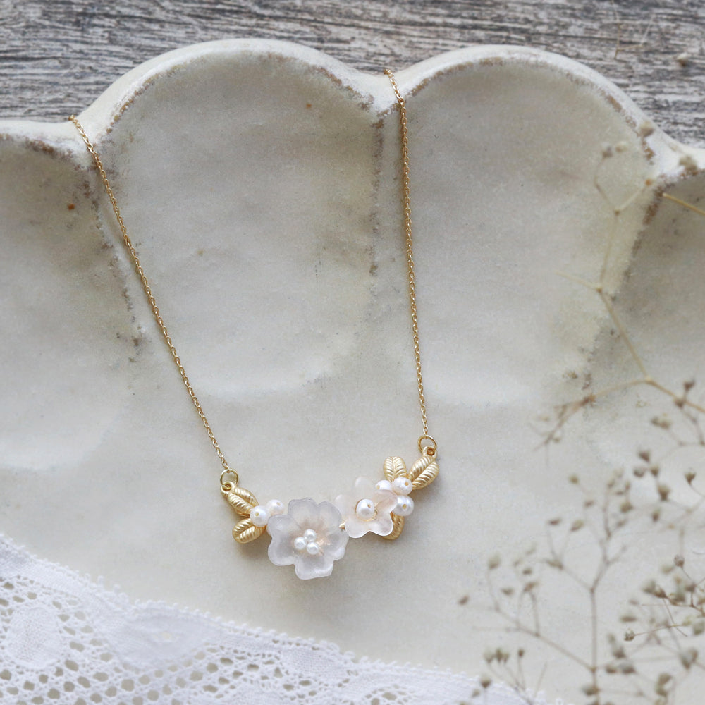 Small White Flower Necklace