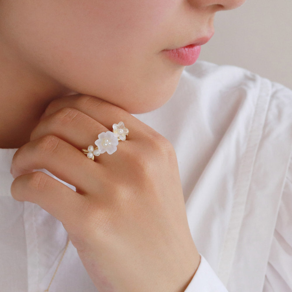 Small White Flower Open Ring