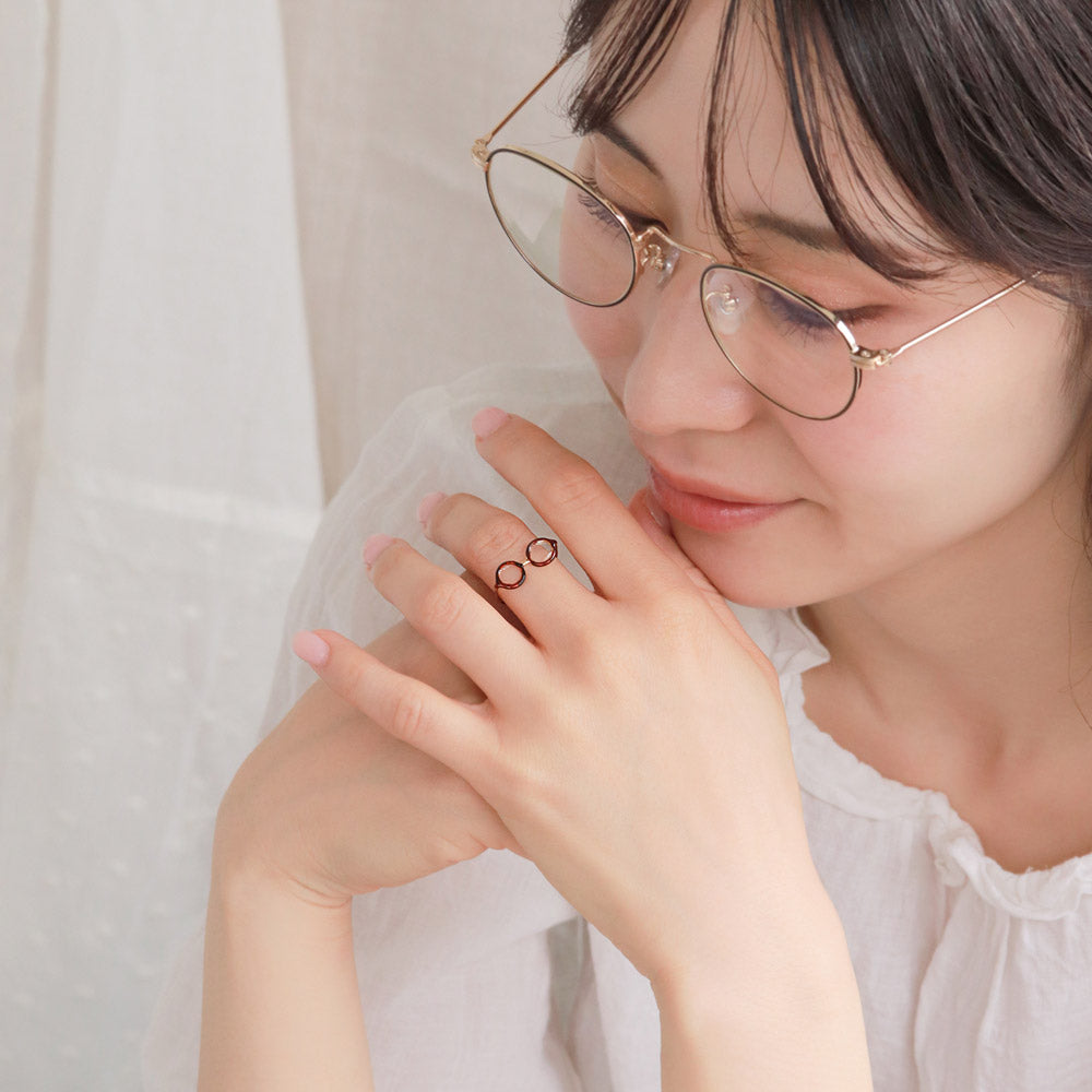 Brown Round Glasses Ring