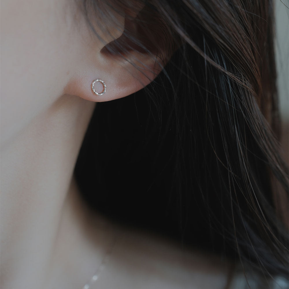 925 Silver Twisted Circle Studs