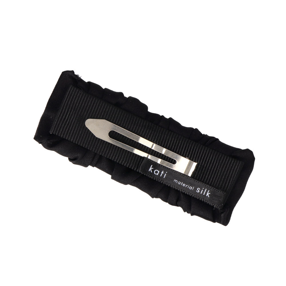 Ruffle Rectangle Black Snap Clip