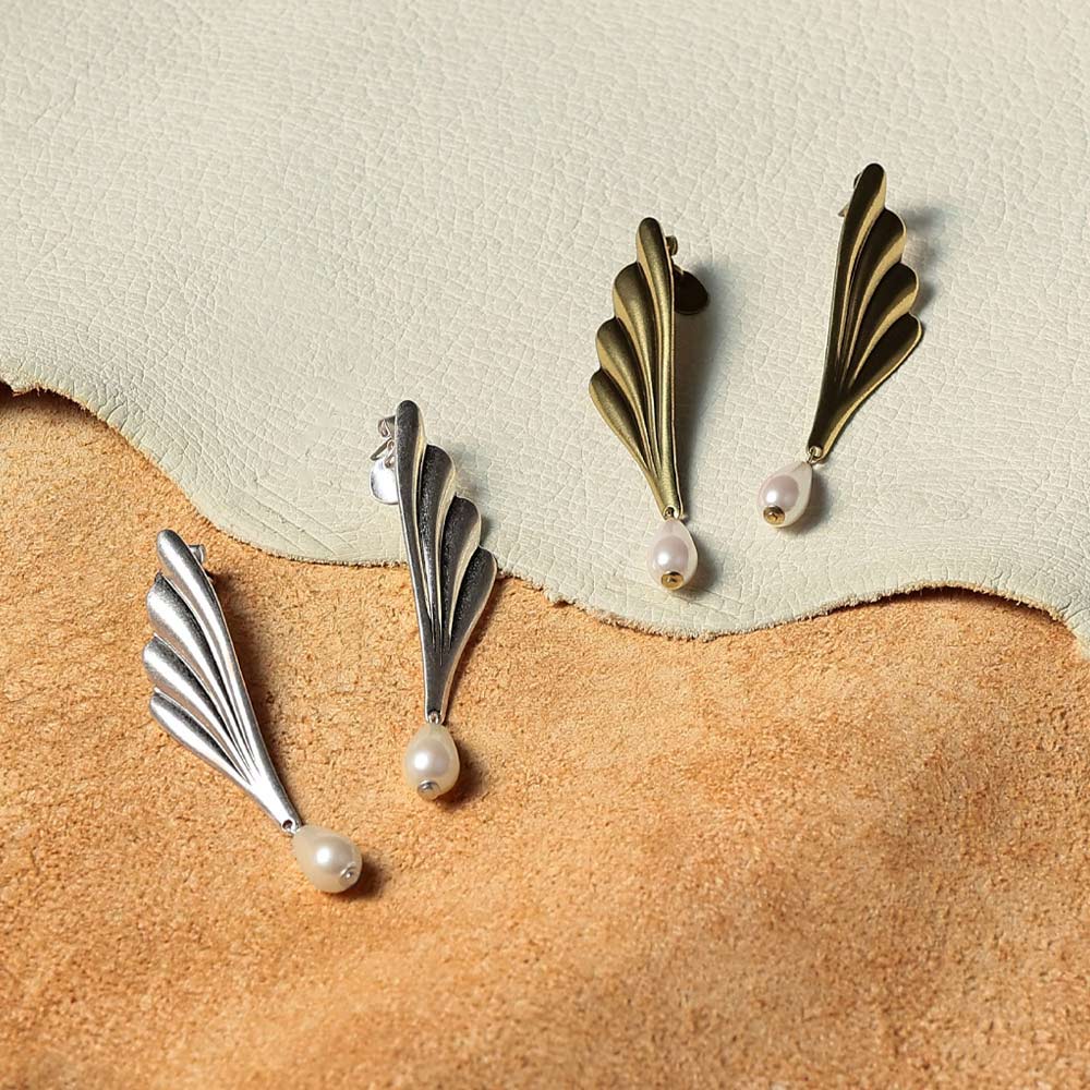 Fin and Droplet Pearl Earrings