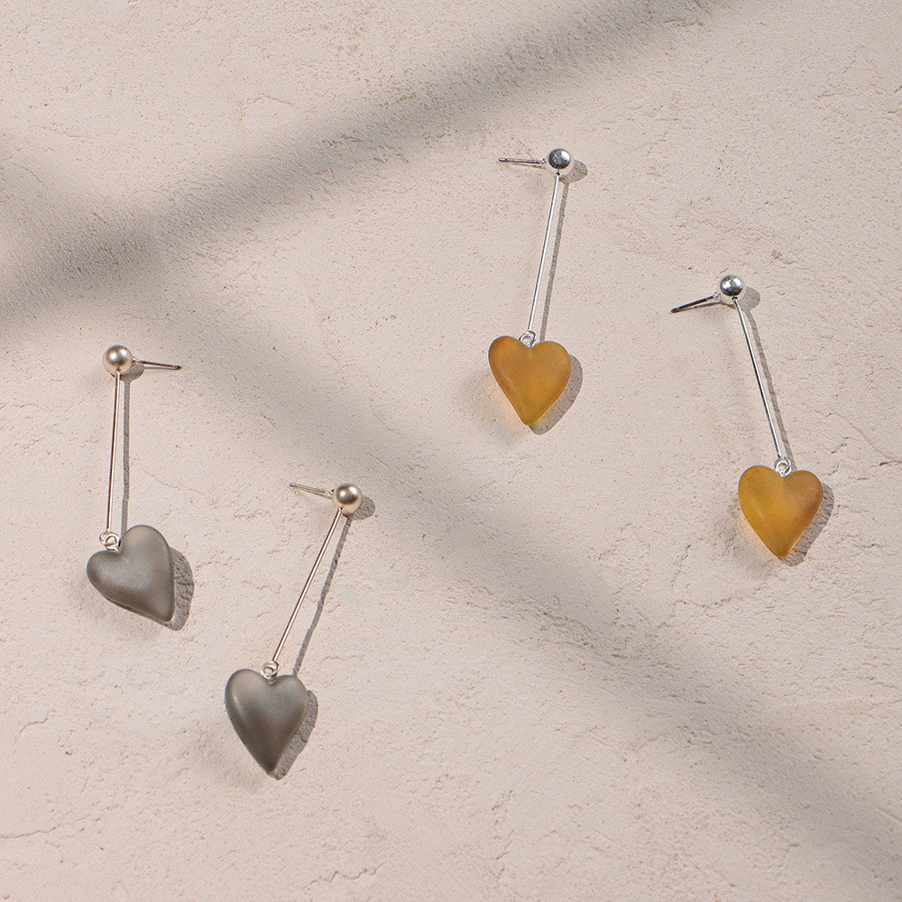 Frosted Homaika Heart Stick Earrings