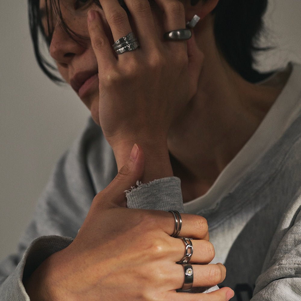 Flower Sleek Band Ring