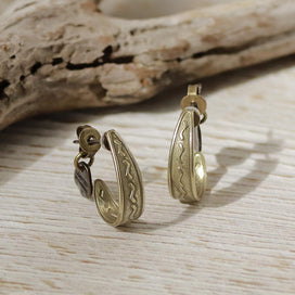 Wave Engraved Medium Hoop Earrings - osewaya