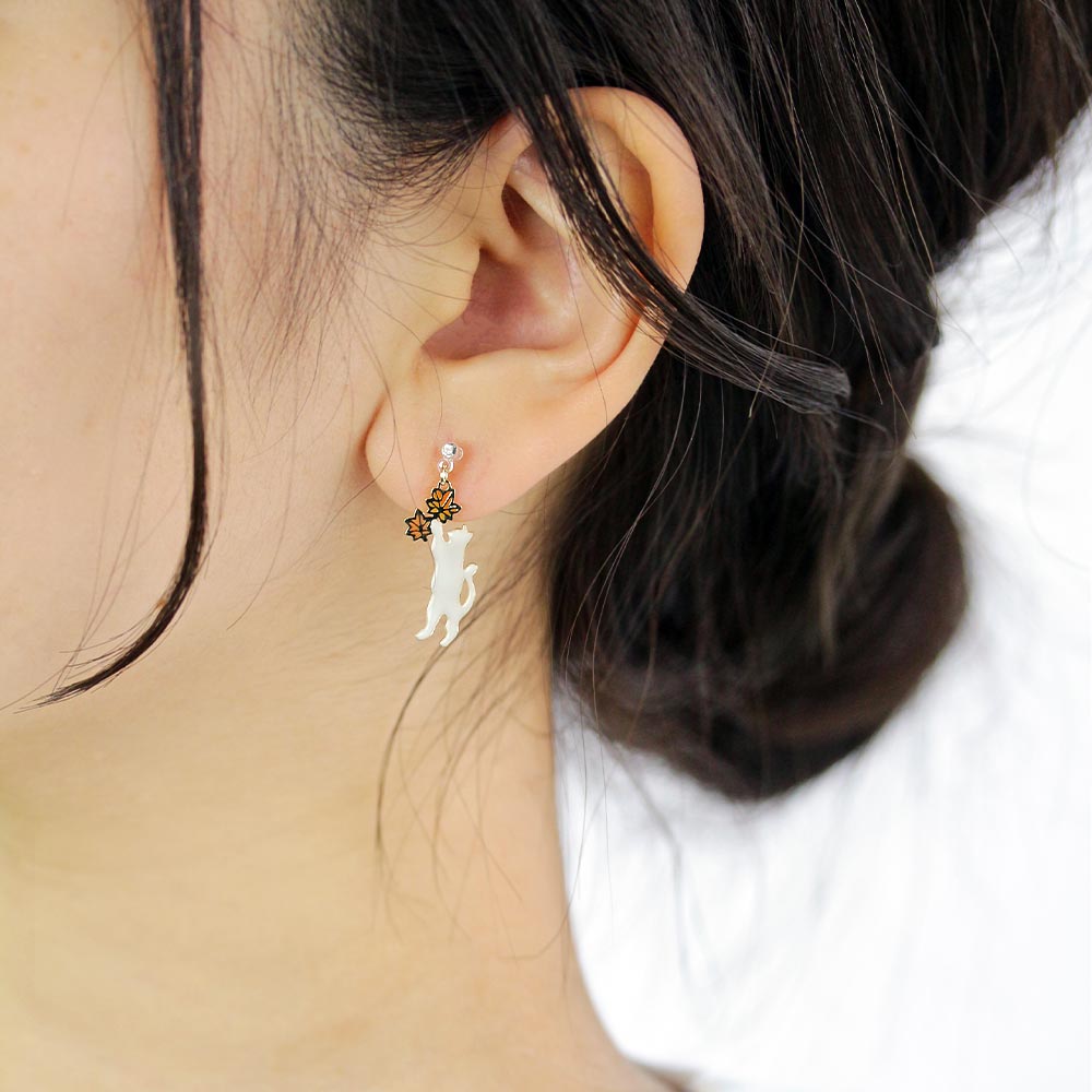 Momiji Leaf and Cat Invisible Clip On Earrings - Osewaya