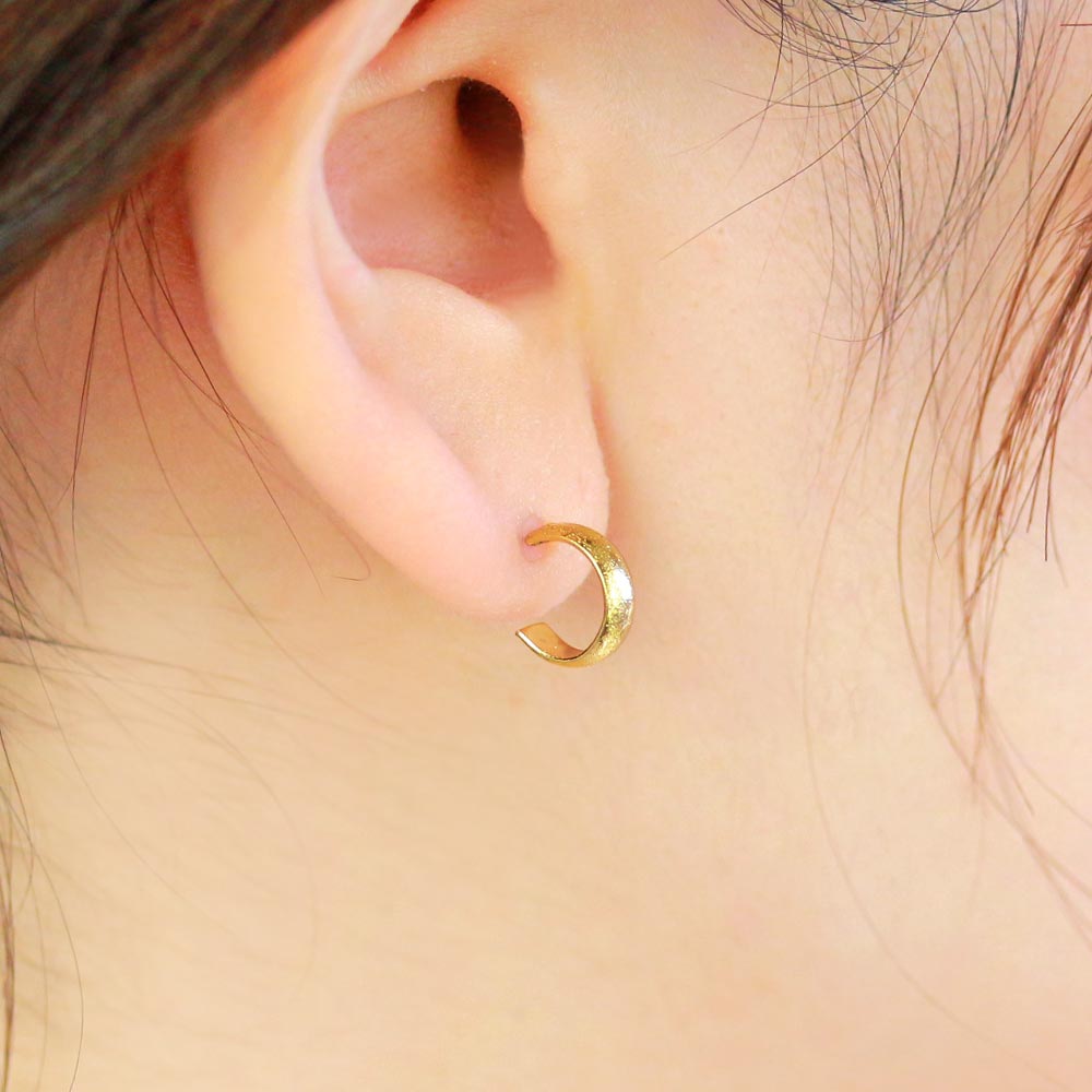 18K Gold Post Textured Hoop Earrings