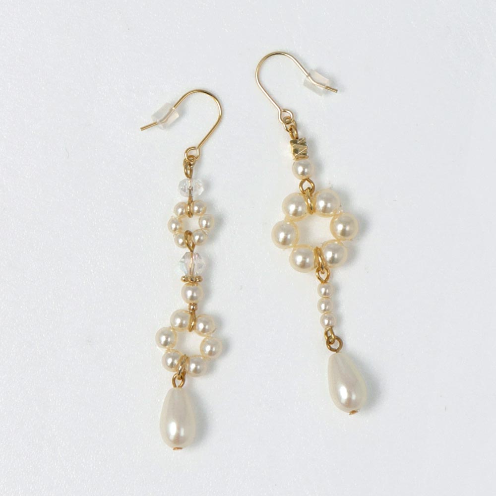 Nostalgic Pearl Flower Drop Earrings