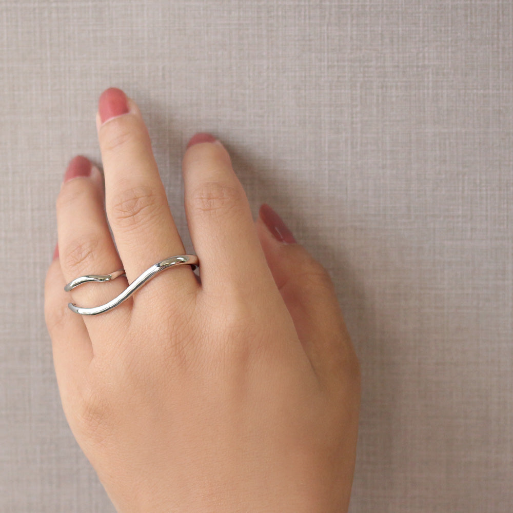 Wavy Two Finger Ring