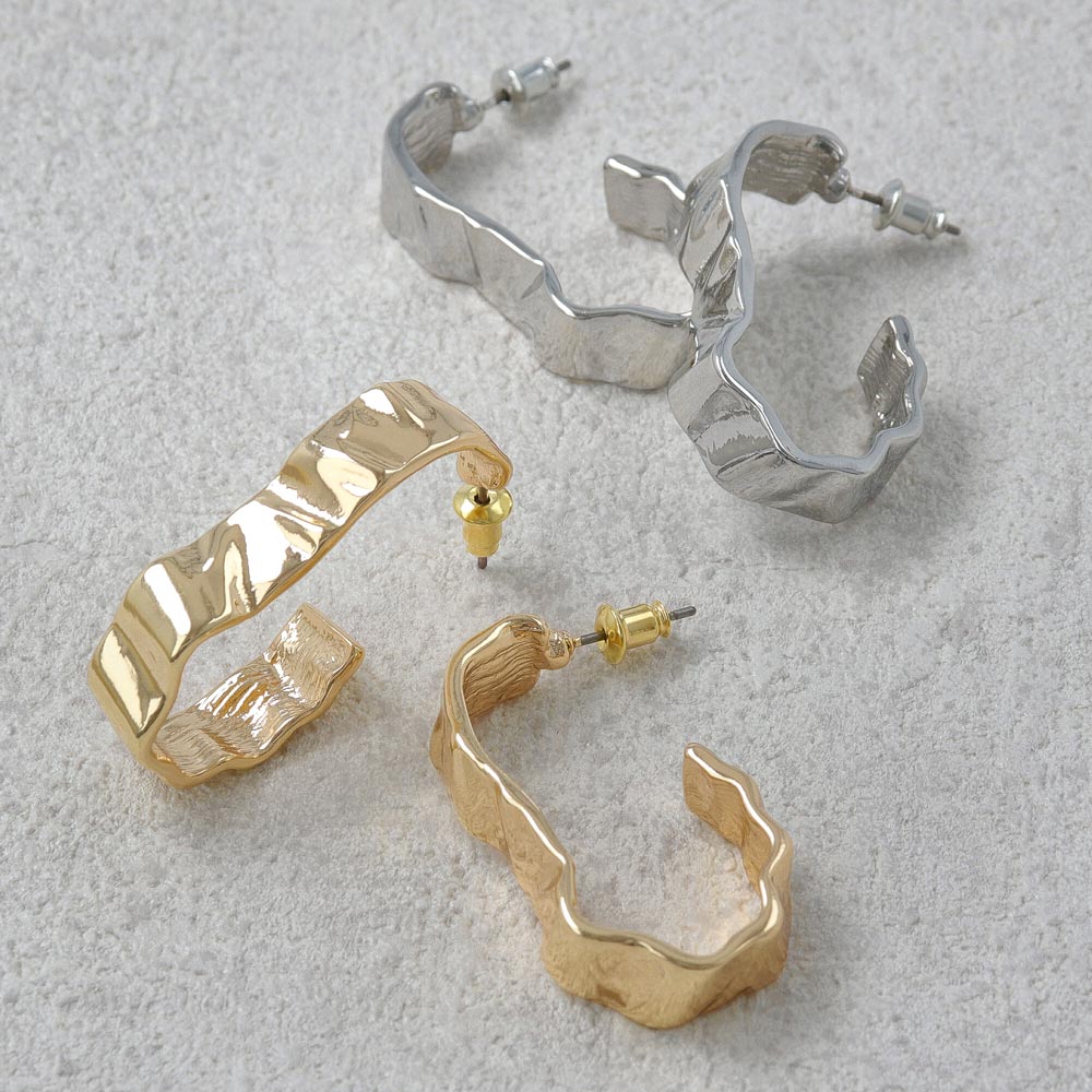 Crushed Metal Ribbon Earrings - osewaya