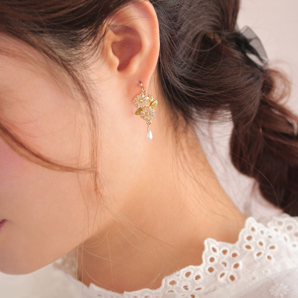 Marguerite Waterdrop Earrings