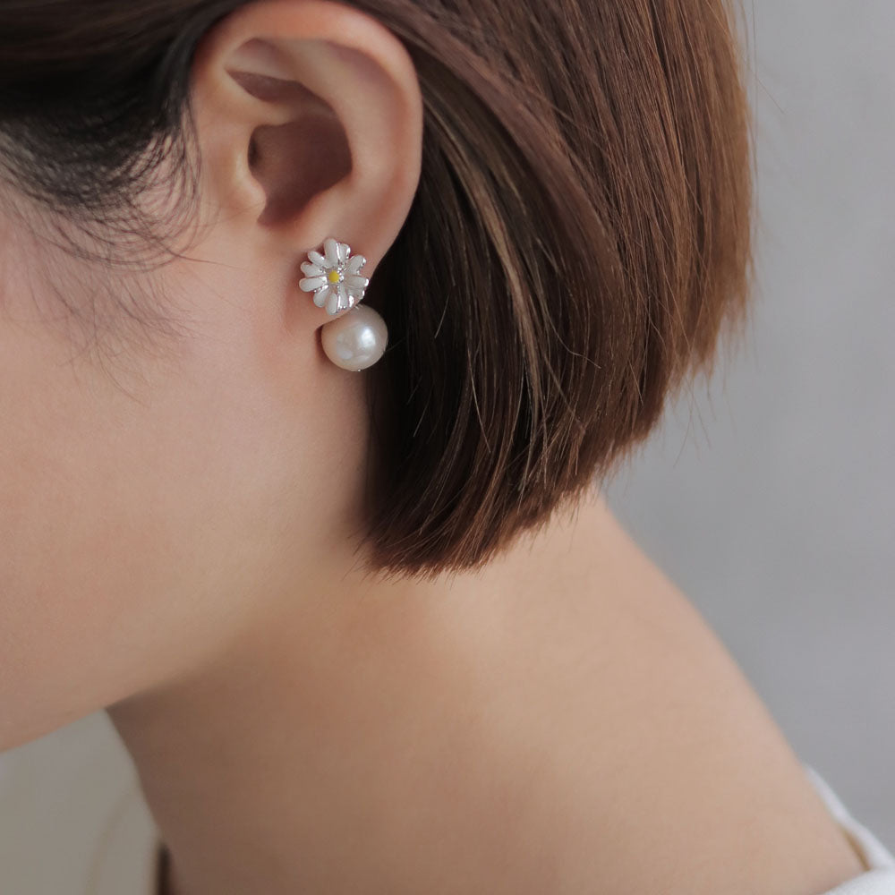 Daisy Pearl Front Back Earrings