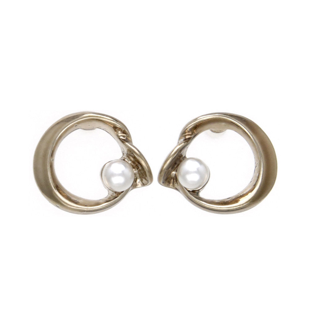 Latte Greige Circle Pearl Earrings