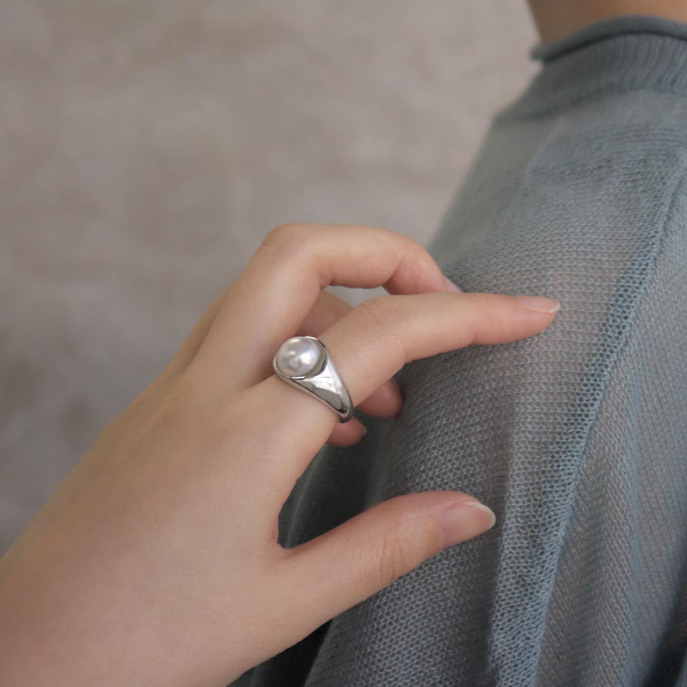 Pearl Signet Ring