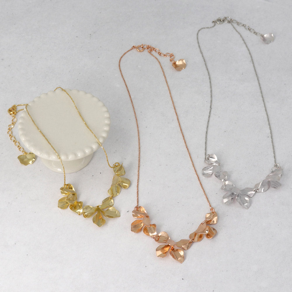 Triple Flower Necklace - osewaya