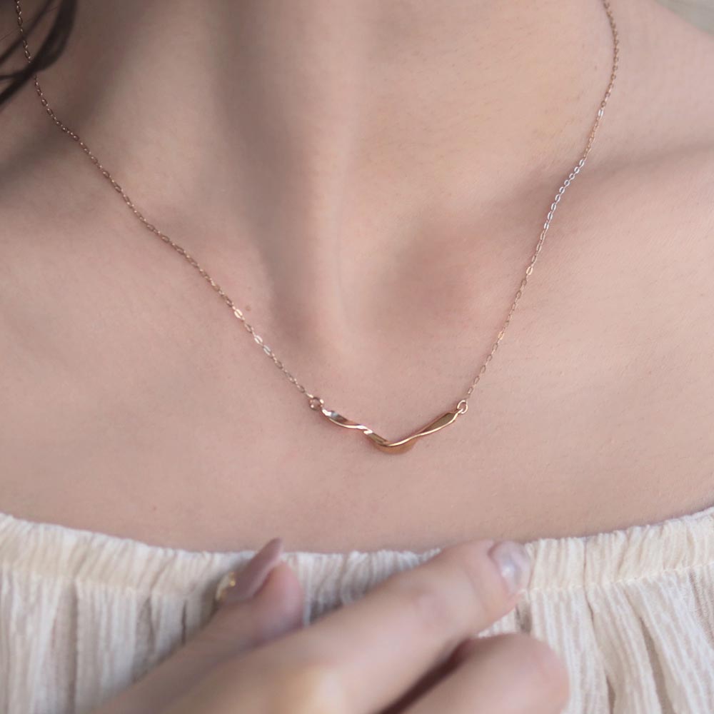 Ribbon Bar Necklace