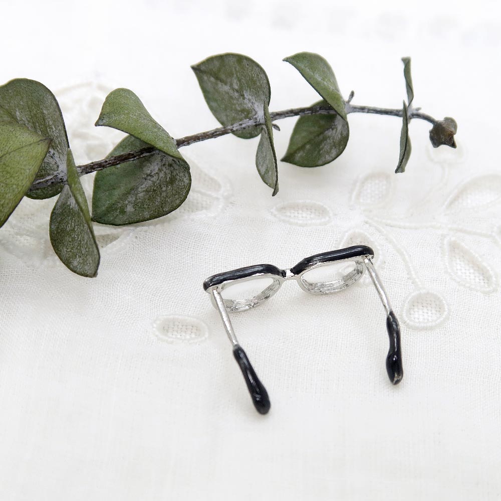 Tiny Browline Glasses Ring