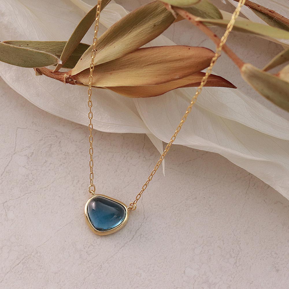 Blue Triangle Glass Jewel Necklace - osewaya