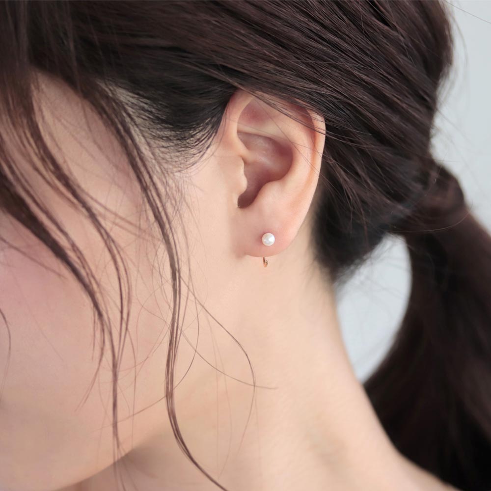 Single Pearl C Earrings