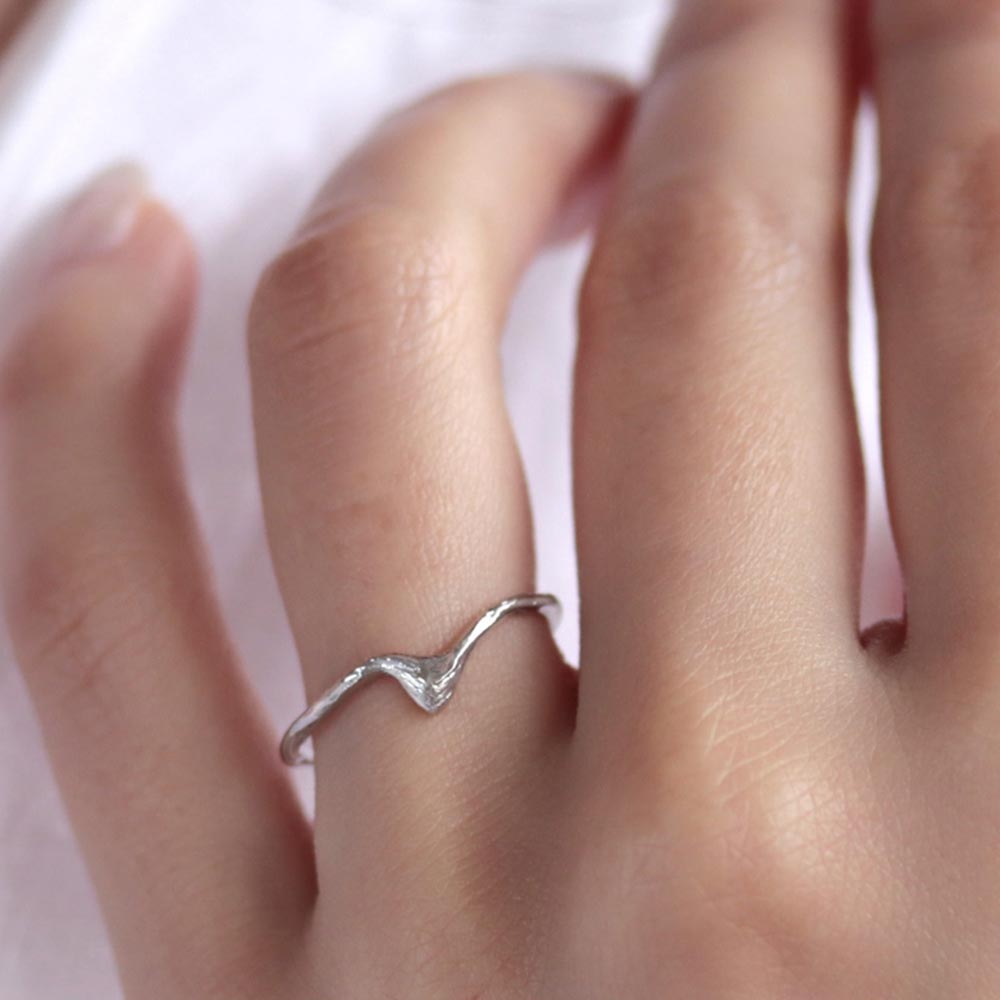 V Shaped Ring