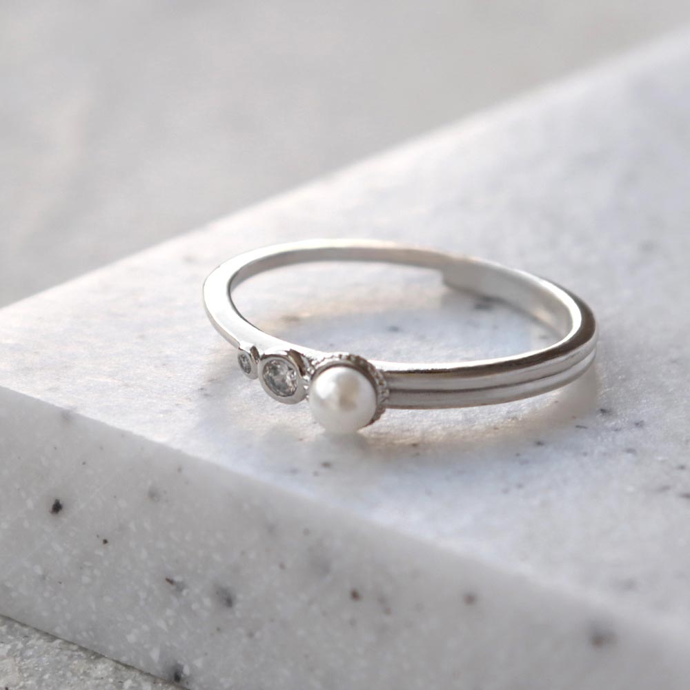 Pearl and Stone Ring - osewaya