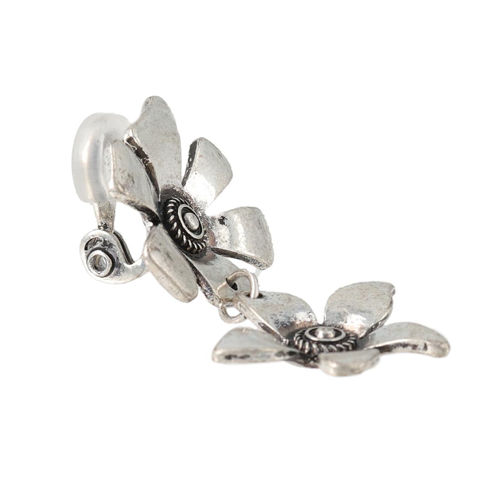 Flower Link Padded Clip On Earrings